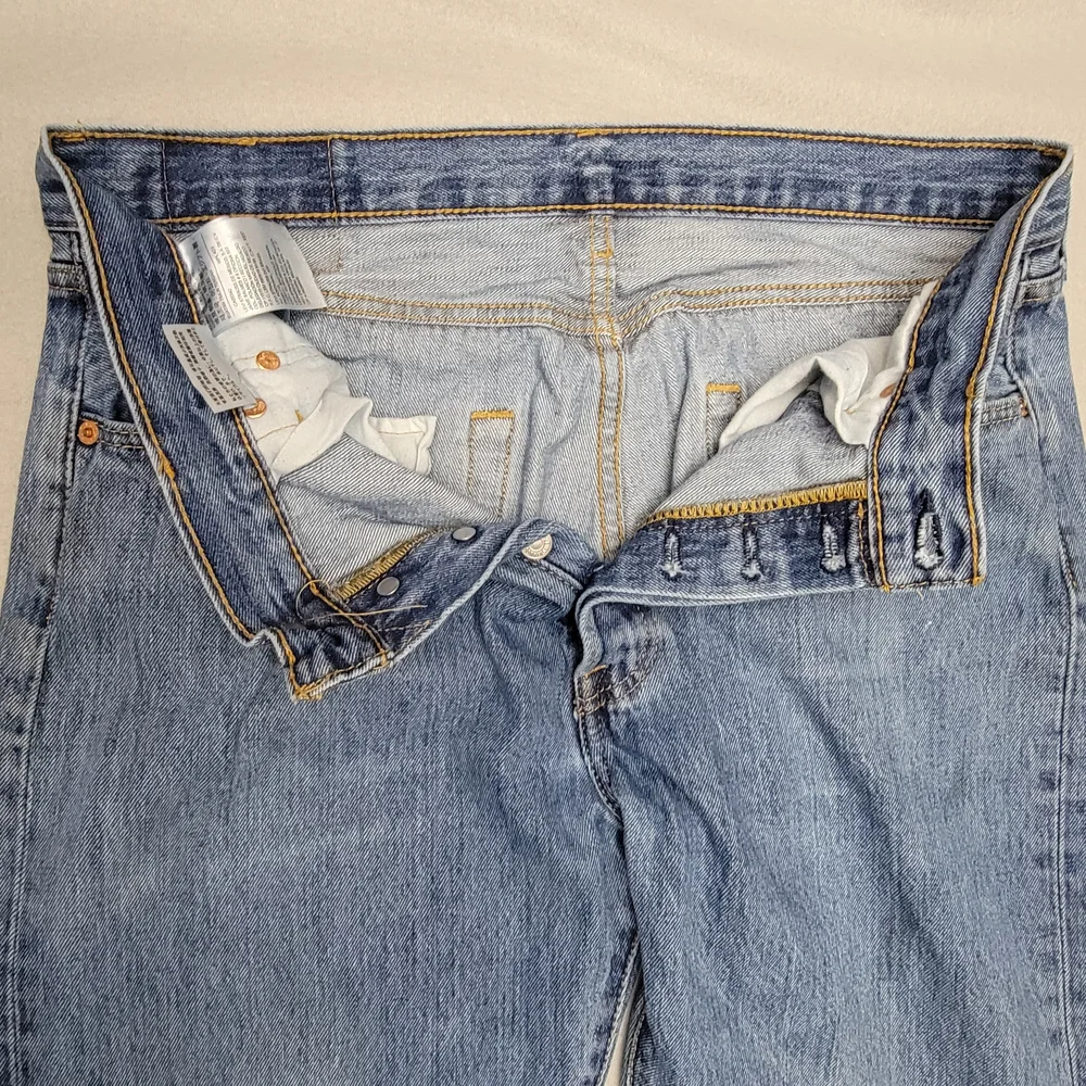 Levi's 501 Jeans men's 34x34 Original Straight Fit Button Fly Light Blue Denim - Picture 7 of 16